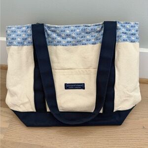 Vineyard Vines Blue and Cream St. Louis University Tote